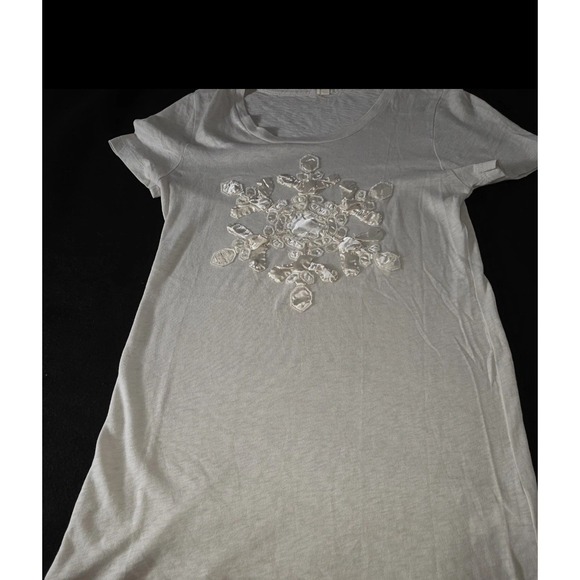 j crew Tops - J Crew Factory Womans shirt XS Cotton With Raised Ribbon Embellishment beige